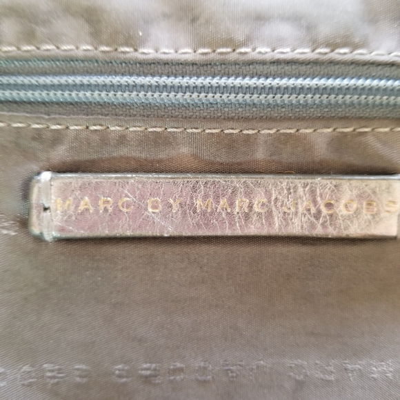 Marc Jacobs Silver Hobo Bag - Picture 4 of 9
